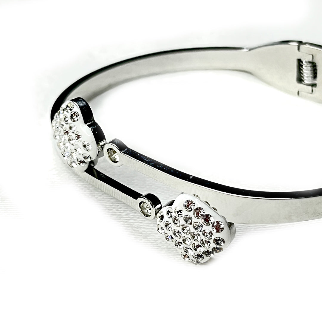 Diamond hug bracelet