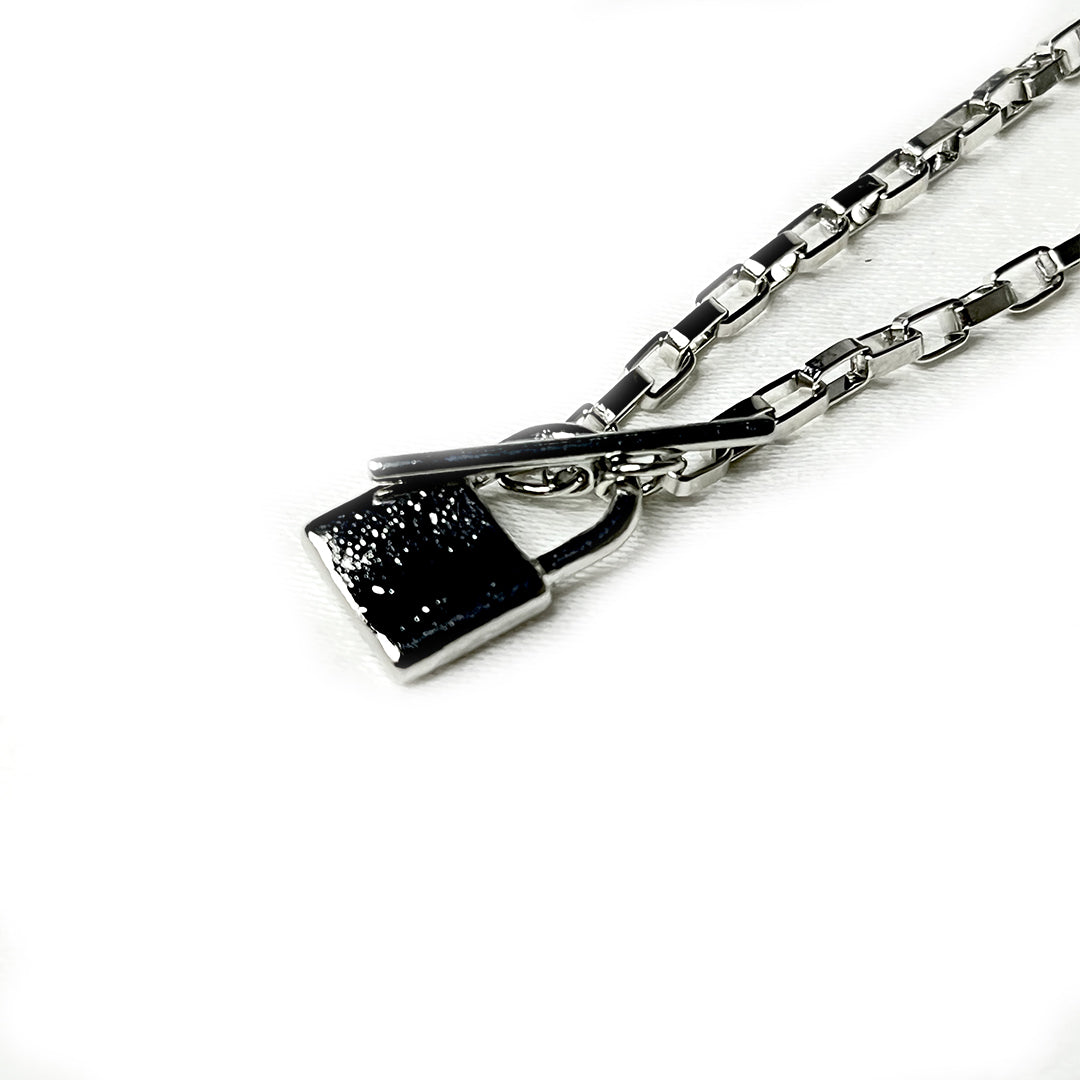 Chain guard pendant